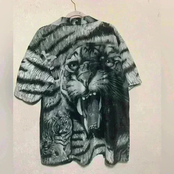 Zam collection Tiger Button Up - Picture 5 of 6